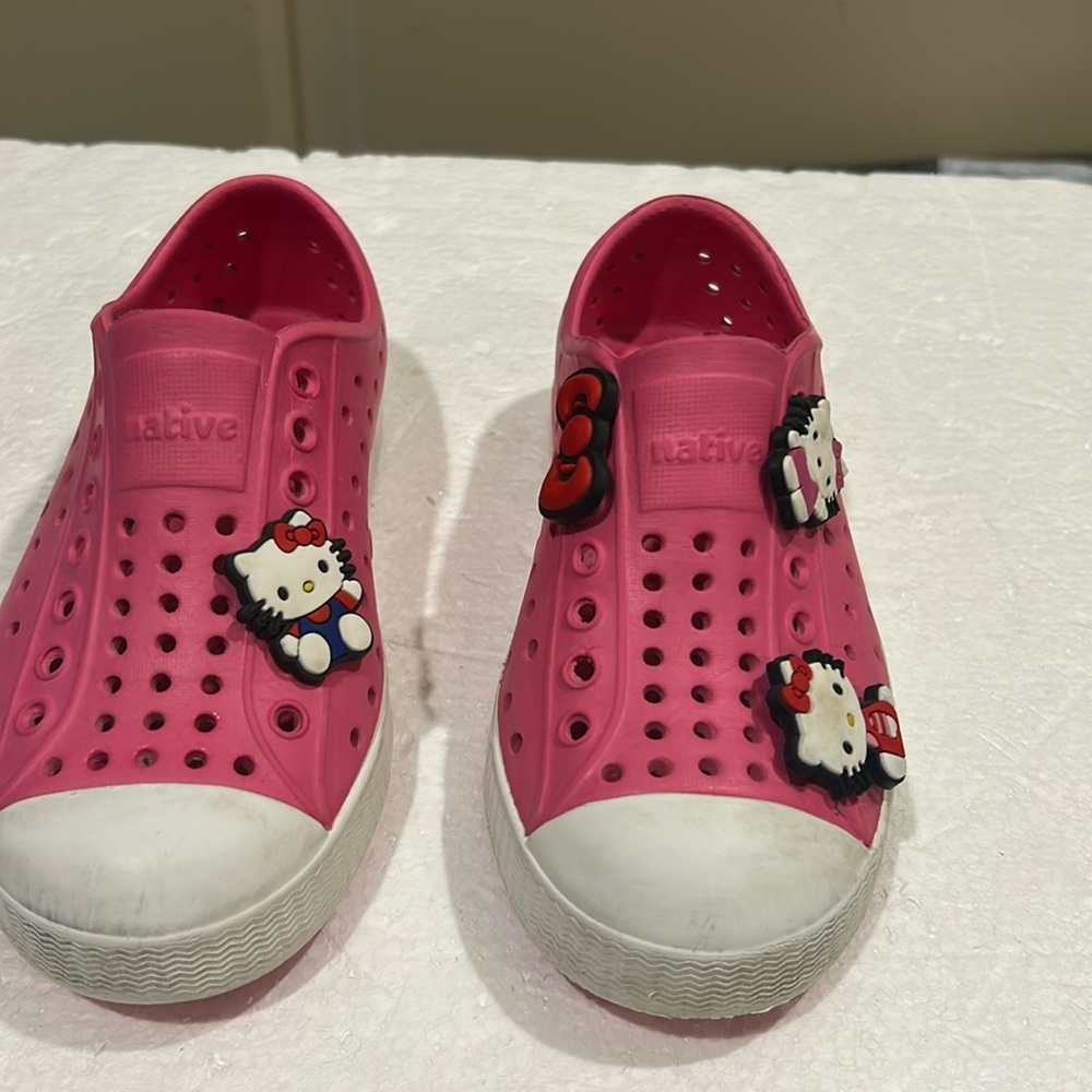 Native Hello Kitty jewels on perforated water shoes size 10 toddler pink white